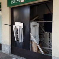 Borgaro, ladri in azione fanno saltare il bancomat della banca San Paolo