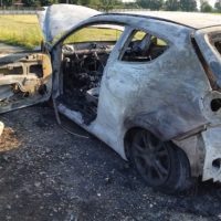 Borgaro: bruciata auto nella notte in via Bertino, “sembravano colpi di pistola”