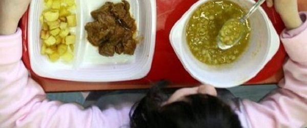 IL CASO – Mensa scolastica o cibo da casa? In zona non sembra un problema, per ora