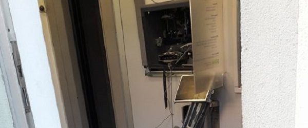 Caselle: fatto saltare nella notte il bancomat di Intesa Sanpaolo, ladri in fuga