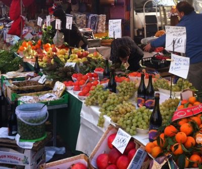 LA RIFLESSIONE – I mercati rionali, un traino economico per il commercio locale?