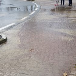 Borgaro: rotonda allagata in via Gramsci