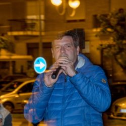 Borgaro: nella nuova piazza Europa l’orologio ad acqua si è trasformato in orologio luminoso