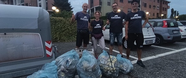Borgaro: raccolti 50 kg di rifiuti abbandonati